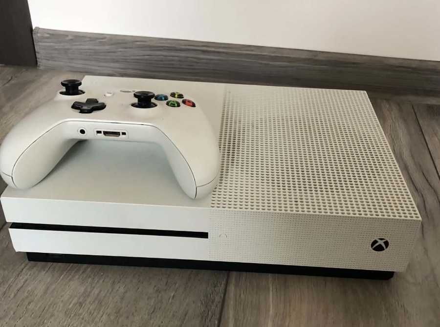 xbox one s cu 16 de jocuri si 2 controleri
