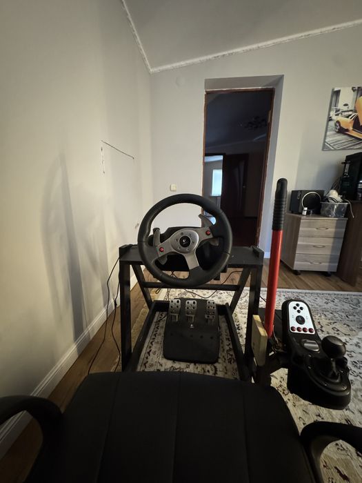 Игровой руль Logitech g25 с Кокпитом