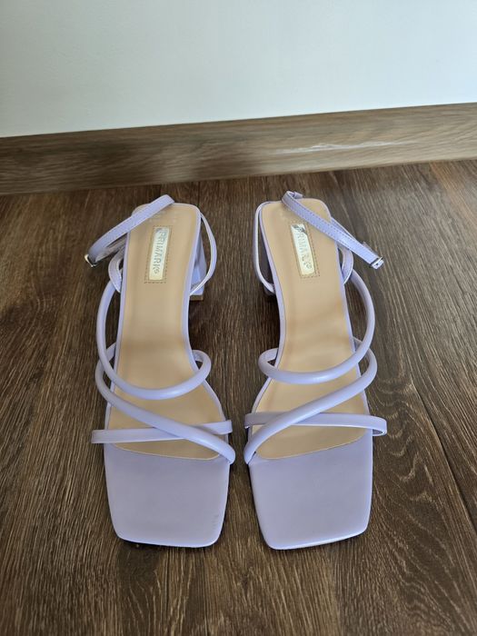 Дамски обувки на ток