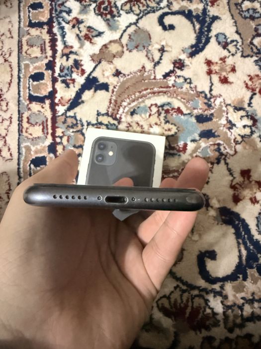 Айфон 11 в черном цвете