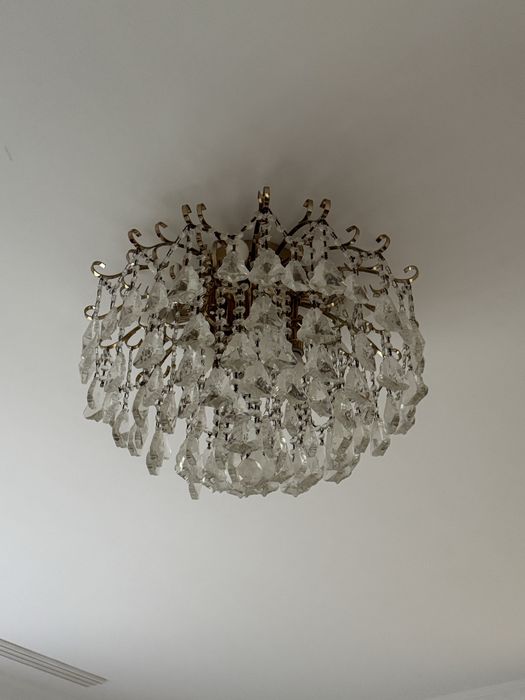 Продам люстру б/у