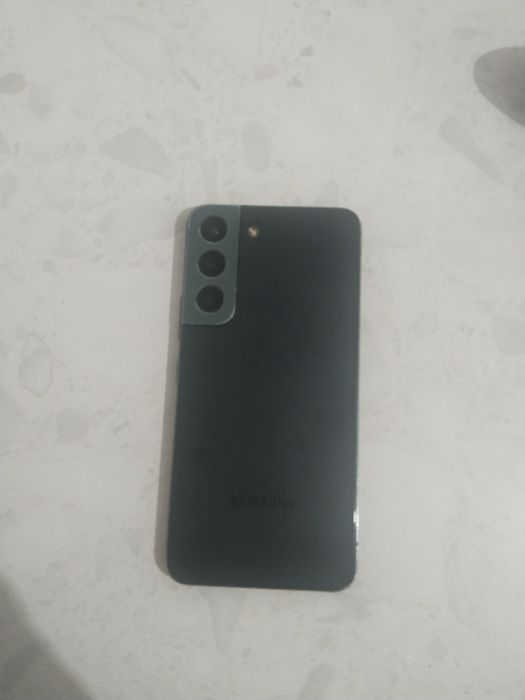 Samsung s22,,, 128... Минус нет.