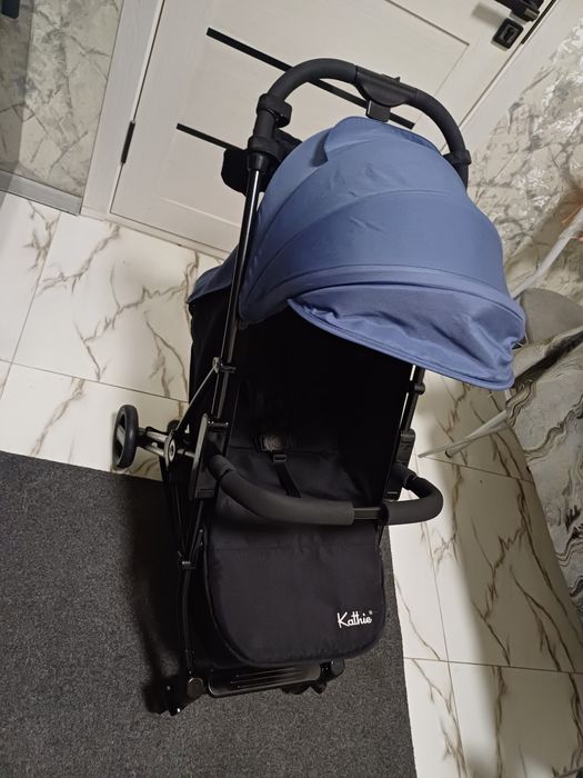 Продаётся фирменный коляска