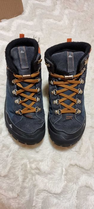 Продавам отлично запазени Детски Обувки за момче от 30 до 34 номер