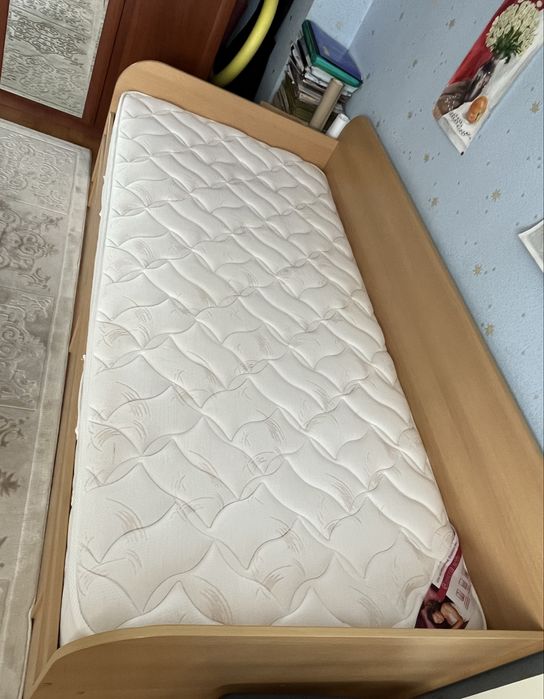 Продается кровать односпальная