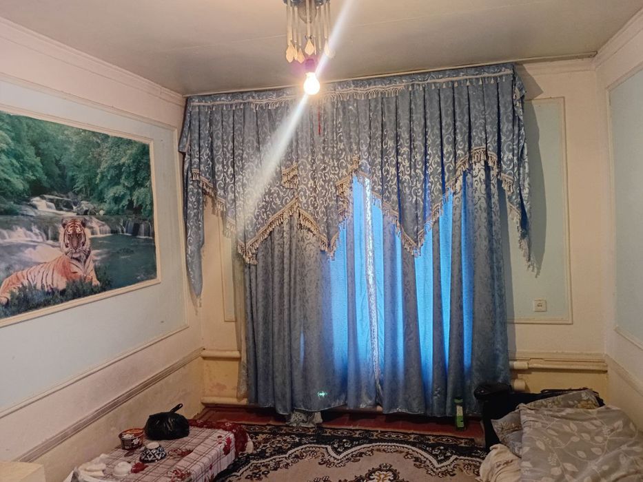 Uy sotiladi 6 ta xona Xamdam 3 xona vremika va 1 ta doʻkon bori