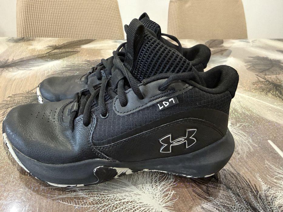 Маратонки under armour