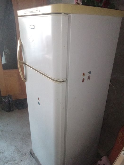 Холодильник Бирюса