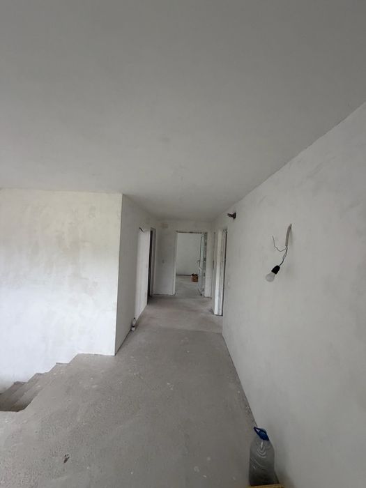 Casă de vânzare 180MP + teren 5500MP in Gura Vitioarei