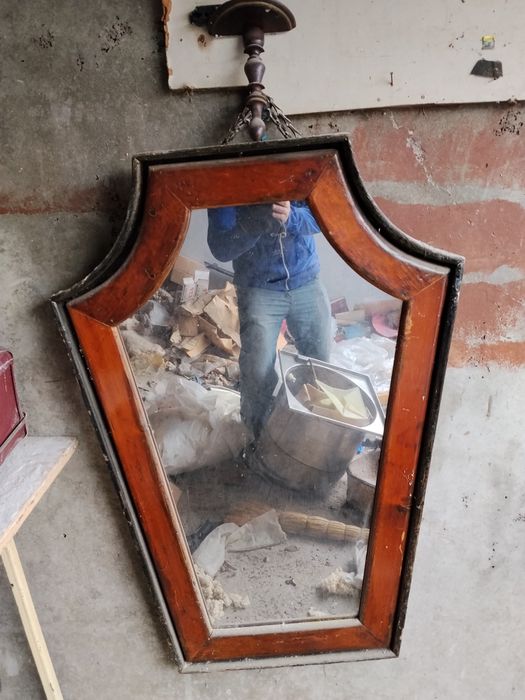 Продаётся старинное зеркало
