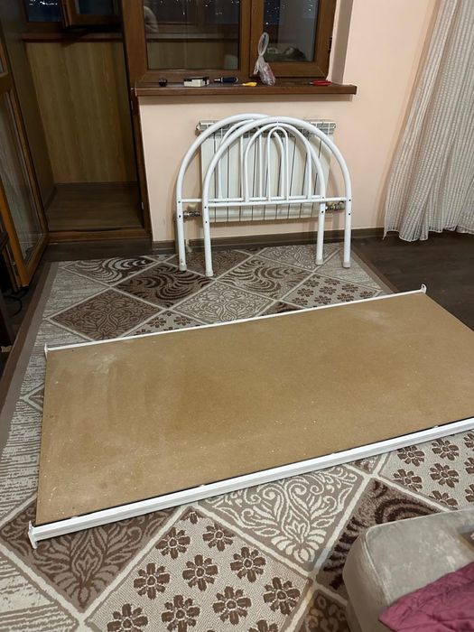 Продам кровать металлическую