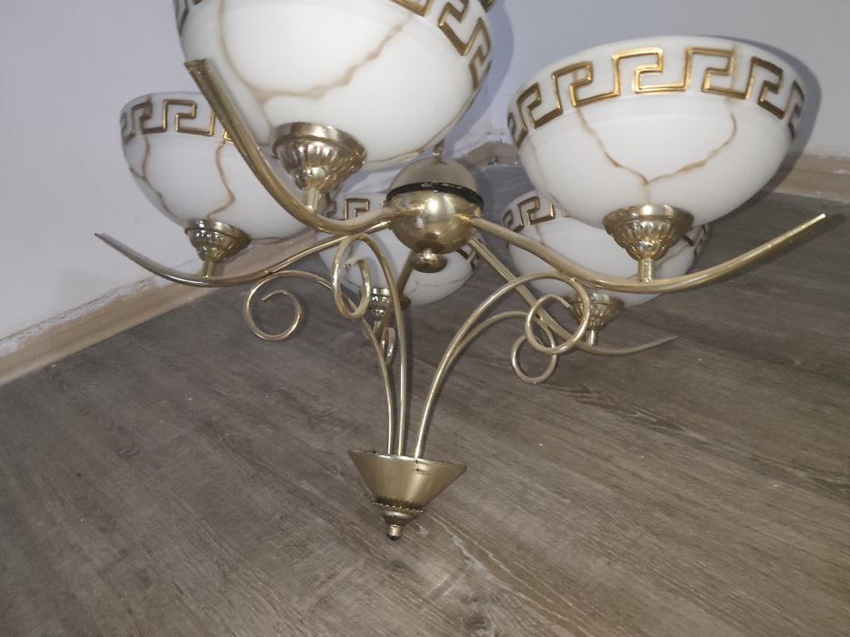 Продам люстру  бу