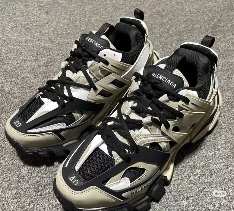 Balenciaga track new model