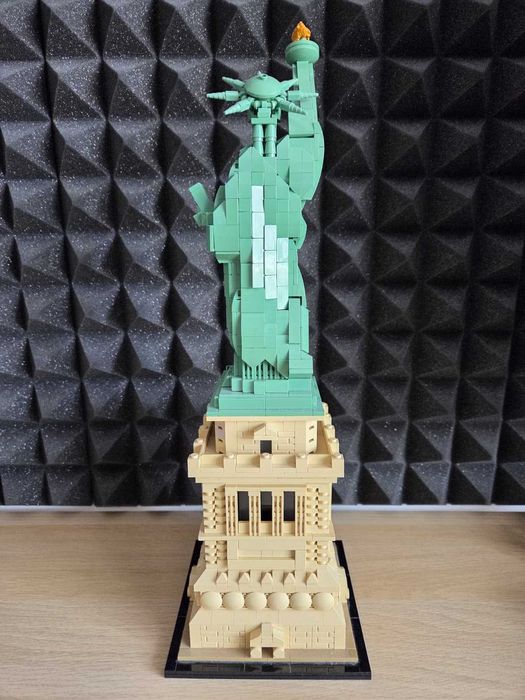 LEGO 21042 Statuia Libertății - Asamblat (Ca nou)