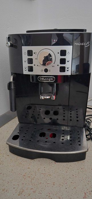 Aparat de cafea DeLonghi