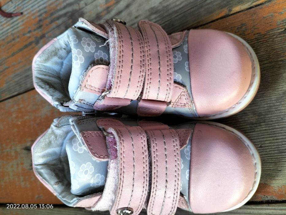 Продам обувь на девочку 1 год