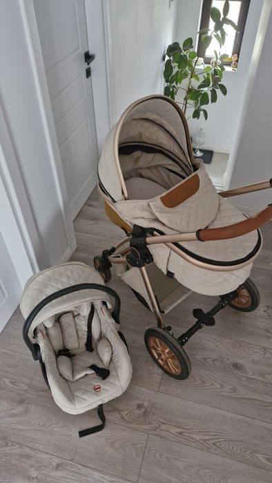 Vând cărucior 3 in 1  aproape nou