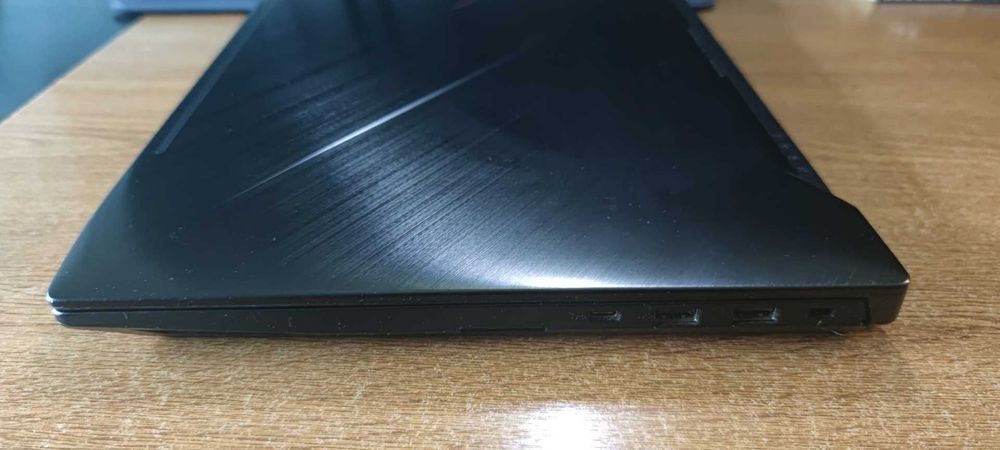 Laptop Gaming ASUS ROG Strix GL503VD – i7-7700HQ, GTX 1050 4GB, SSD+HDD