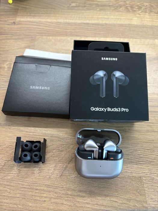 Samsung Galaxy Buds 3 Pro Silver – Ca Noi, Garanție Decembrie 2026, Full Box