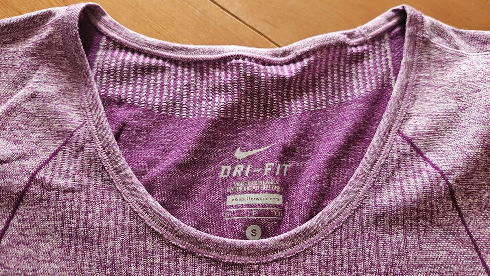 Нова Nike Dry Fit дамска тениска размер S