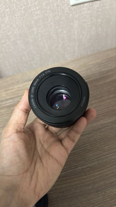 Фотоапарат Canon 250D