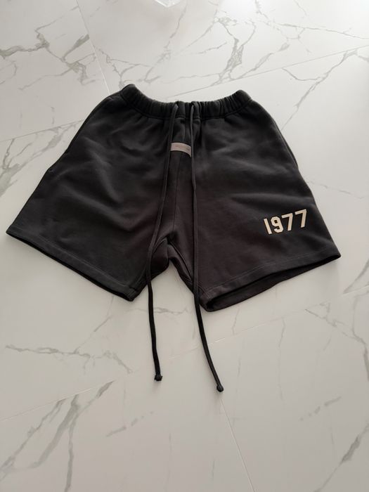 Essentials shorts 1977
