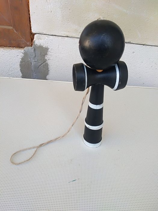 Kendama neagra  lemn