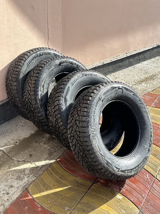 Bridgestone Blizzak Spike-02 SUV 265/65 R17 116T с шипами