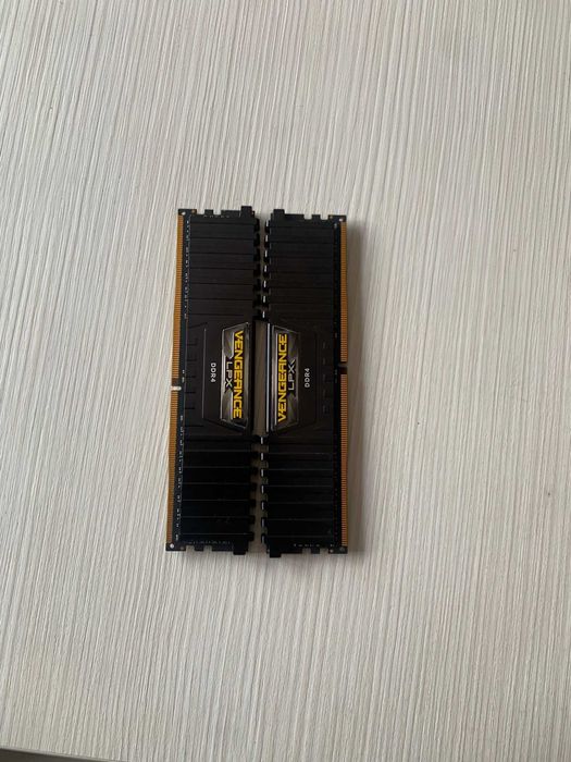 RAM DDR4 {2x16} 32GB Corsair Vengeance LPX DDR4