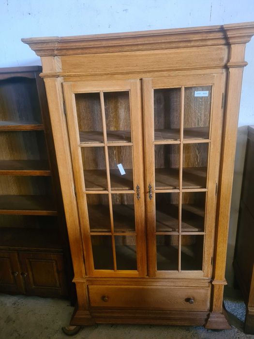 шкаф витрина внос от Европа