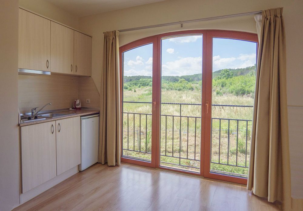 Продава се Двустаен апартамент в Созопол - 53 кв.м за 963 €/кв.м - Снимка #3