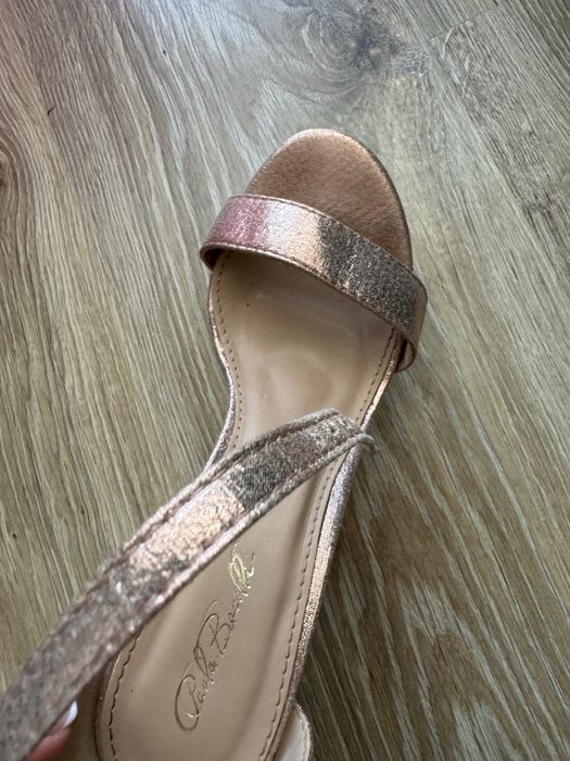 Дамски обувки на ток