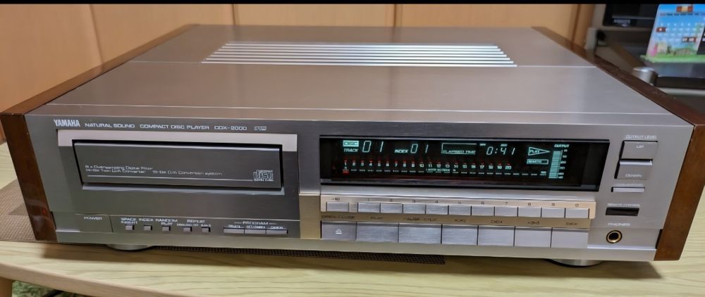 YAMAHA CDX-2000 Проигрыватель CD