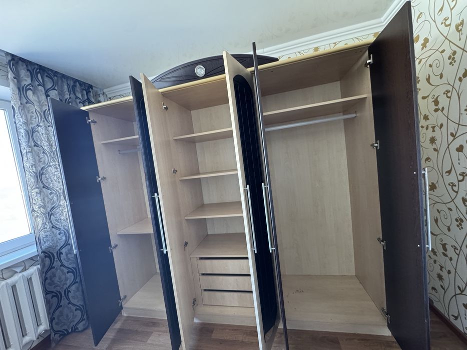 Продам спальный гарнитур