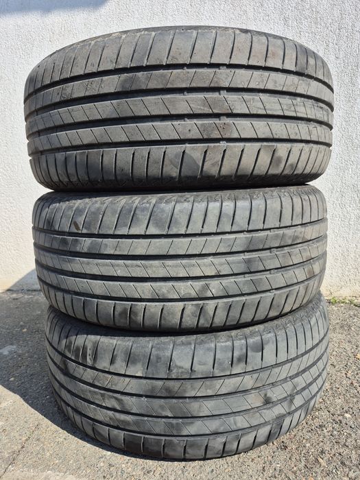 Vand 3 Anvelope BRIDGESTONE ,dimensiunea 235/55/17,99w,TURANZA,T005