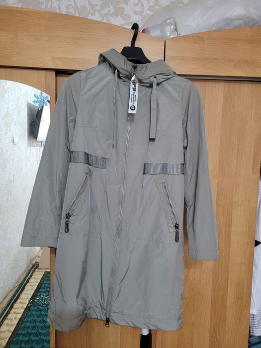 Продам куртку осень