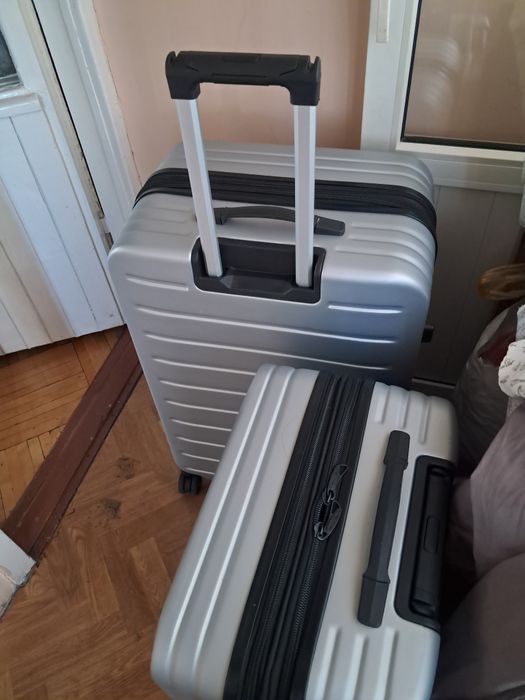 Продам 3 чемодана