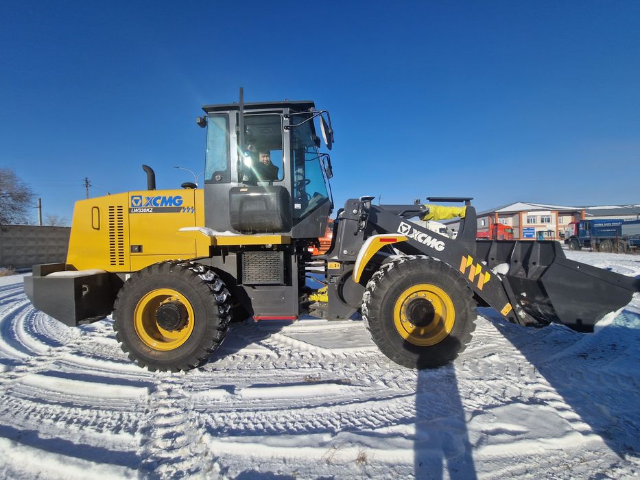 Услуги погрузчика LWKZ330.