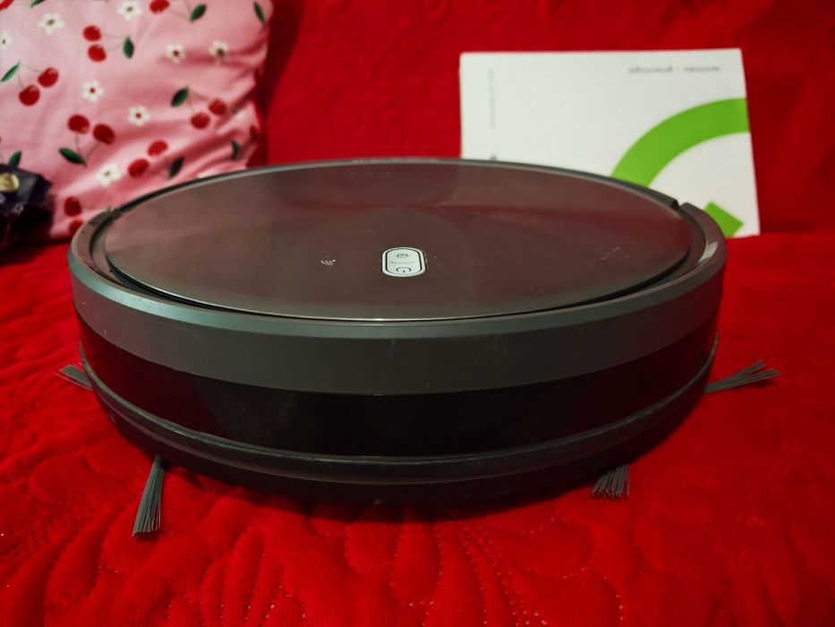 Aspirator robot curățenie