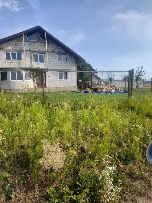 vind    urgent  vila cu  masarda  in sat  MIHOVENI  jud SUCEAVA