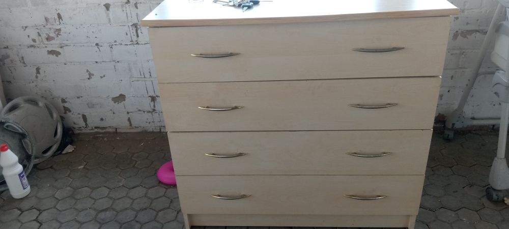 Продам комод состояние нормальное