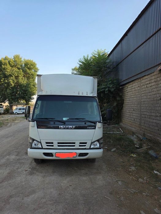Isuzu yili 2019.