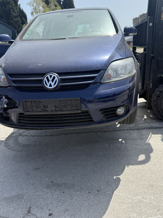 На части Vw Golf 5 Plus 2.0tdi BMM 2007год дизел теглич ръчка