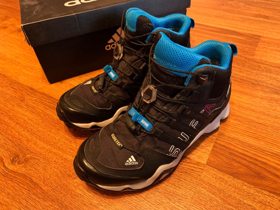 Ghete Adidas Gore- Tex dama