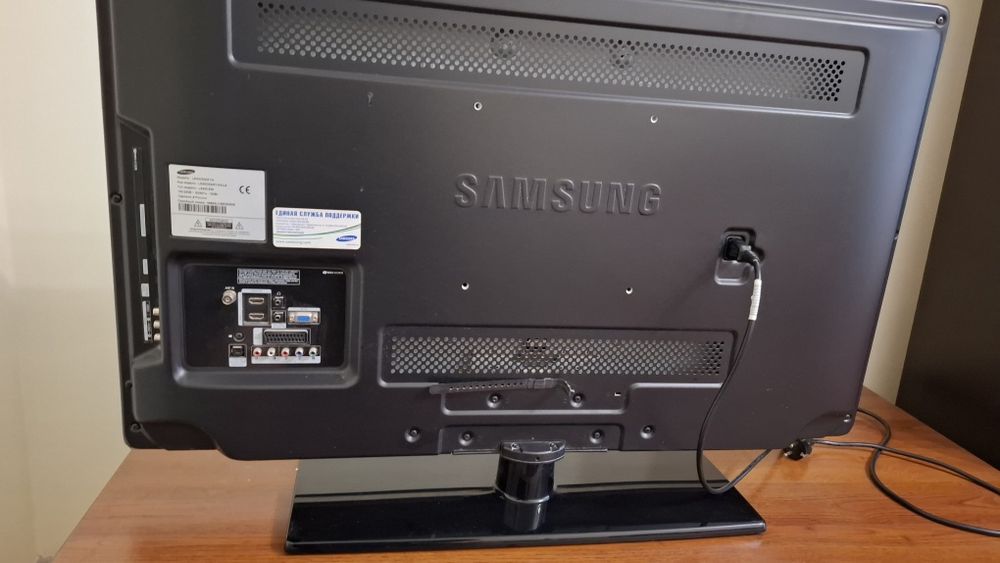 Телевизор  ЖК Samsung, диагональ 102