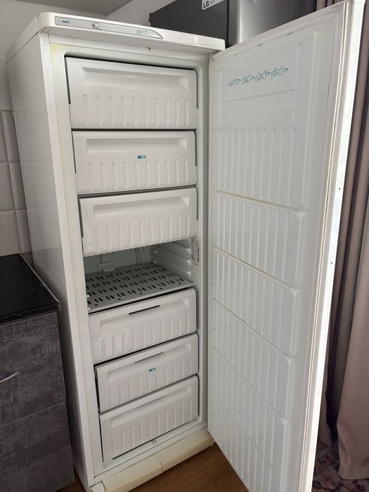 Продаю морозильник