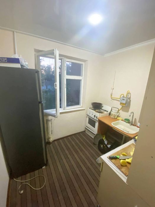 Срочно 1х 8микрарайоне Базар Прадаётся