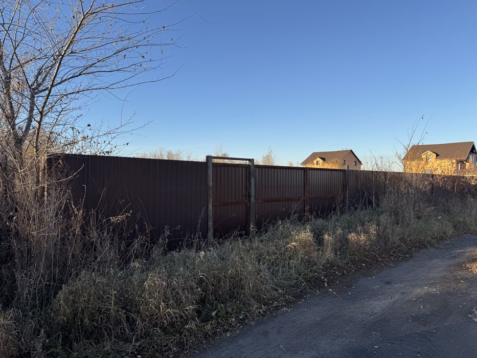 Продам участок в Тепличном