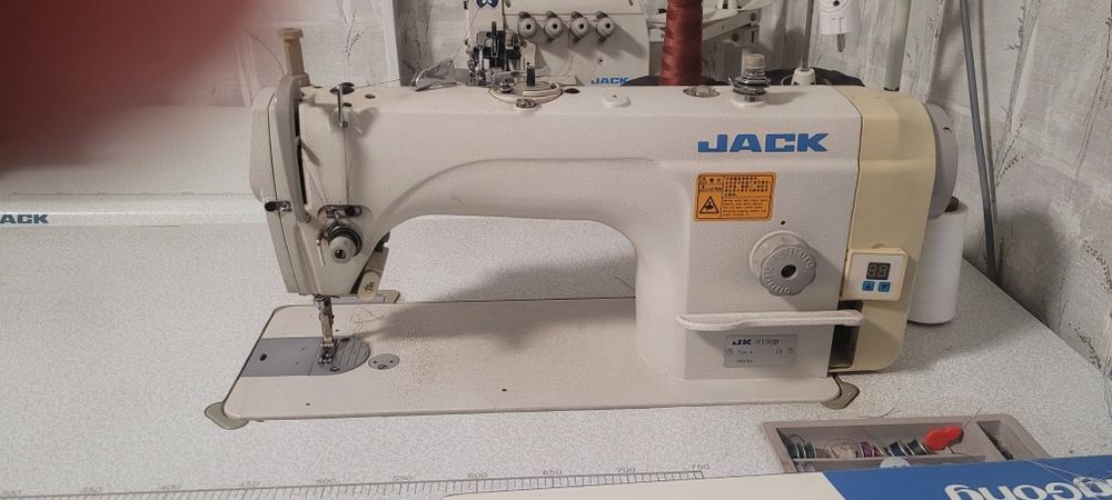 Jack overlok va to‘g‘ri chok mashinka sotiladi