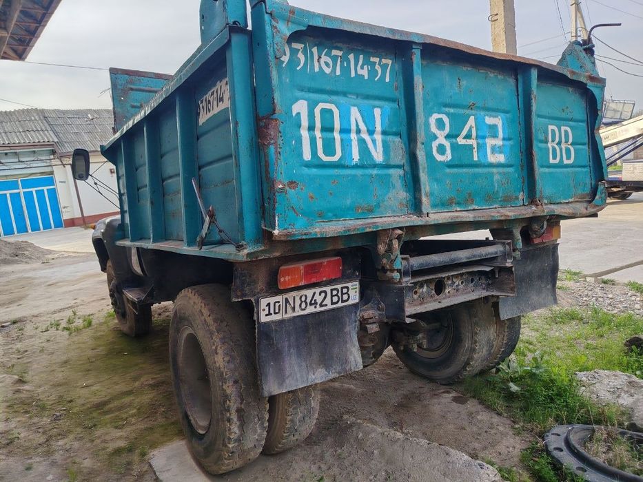 Zil 4502 sotiladi srochni   1979 yil